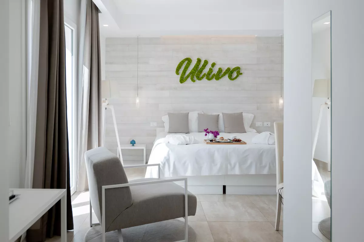 hotel-polignano-a-mare-deluxe-room-3